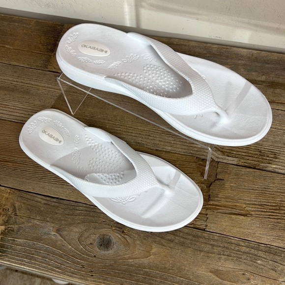Okabashi white splash flip-flops. Size L. NWOT. - Picture 1 of 5